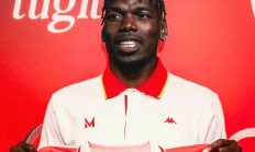 爱游戏官网-博格巴奉献梅开二度，曼联轻松制胜