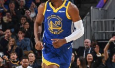 爱游戏体育官网-勇士遭到灰熊连败，库里串场发疯难救主的简单介绍