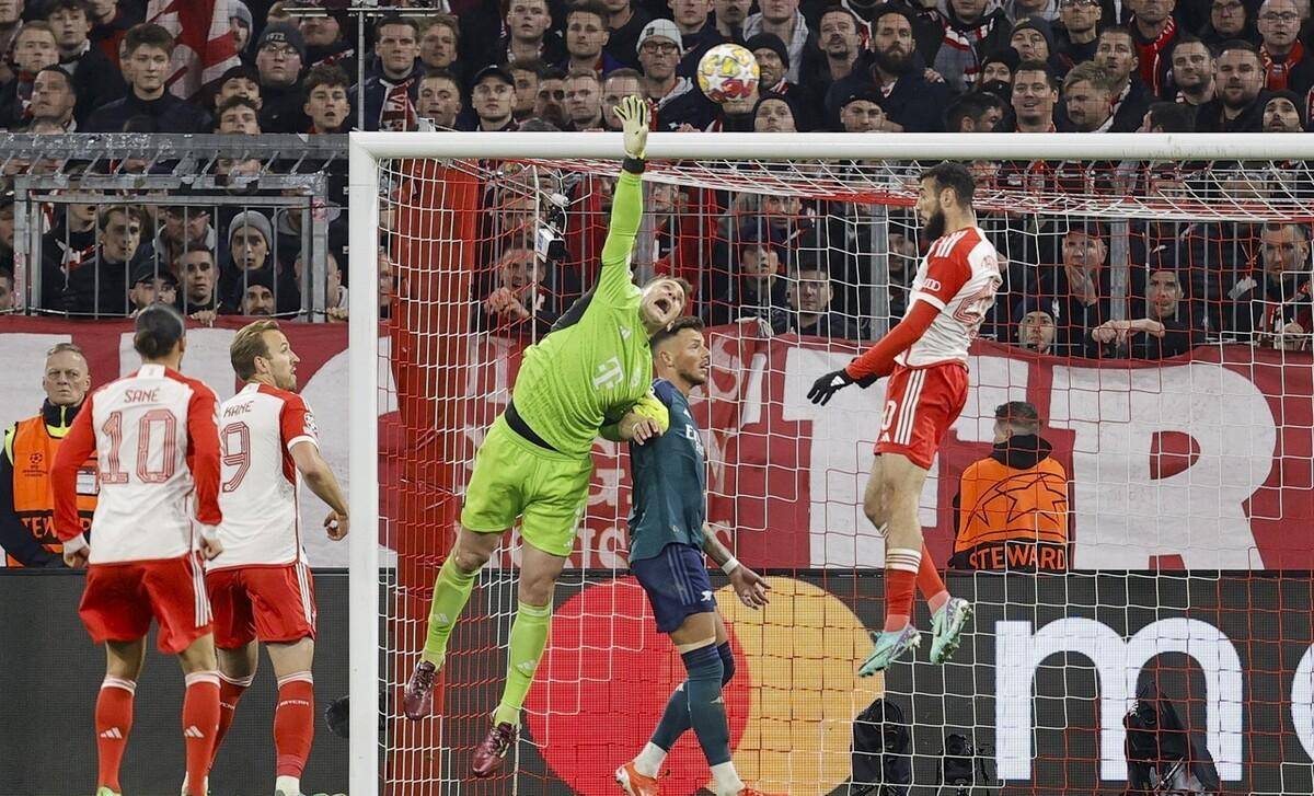 包含拜仁慕尼黑队员备战关键欧冠比赛的词条