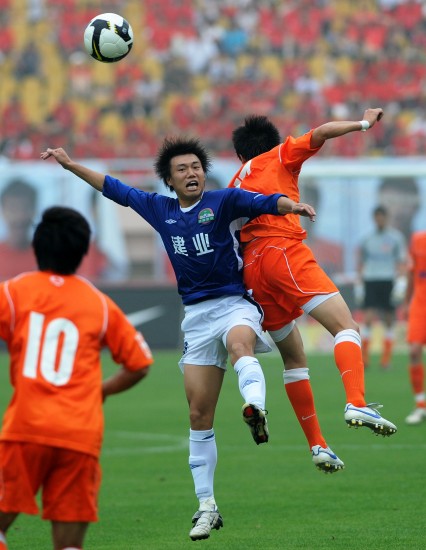 关于青岛中能客场击败河南建业，豪取胜利的信息