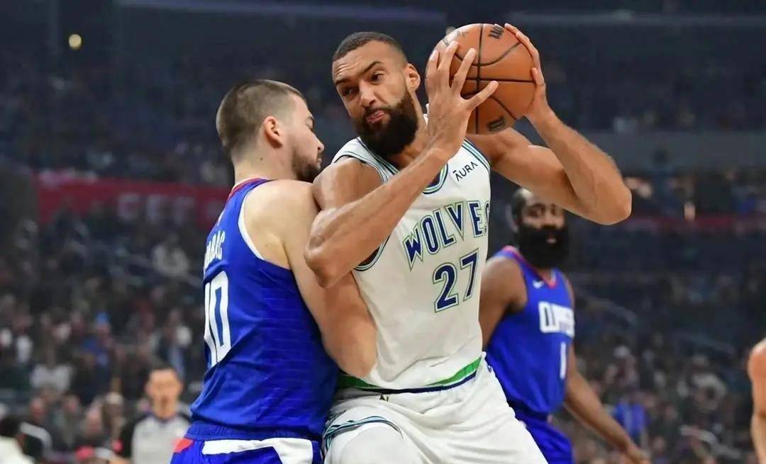 火箭队外线轮换频繁，稳定性受到质疑