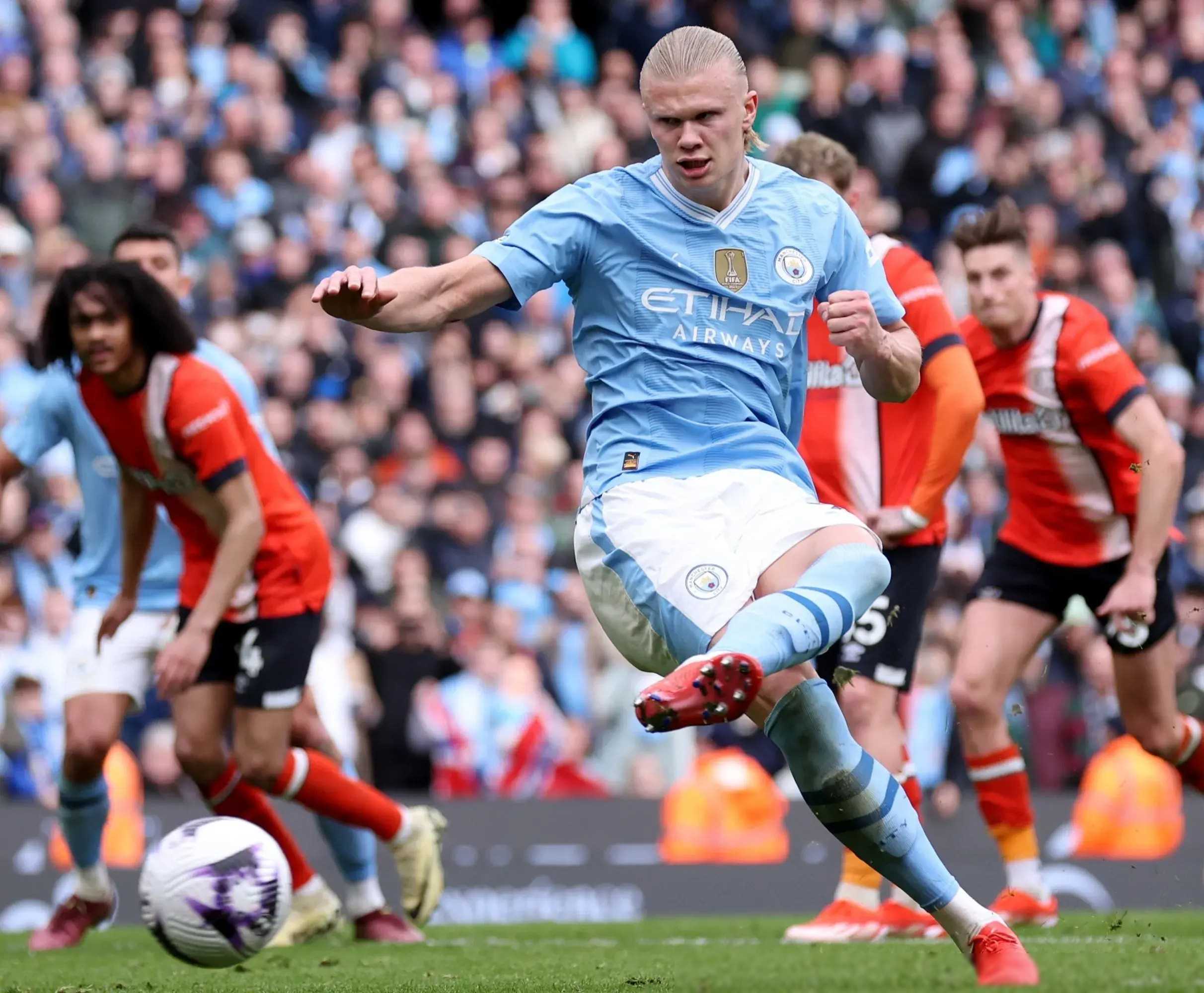 曼城客场告捷，成功晋级欧冠强