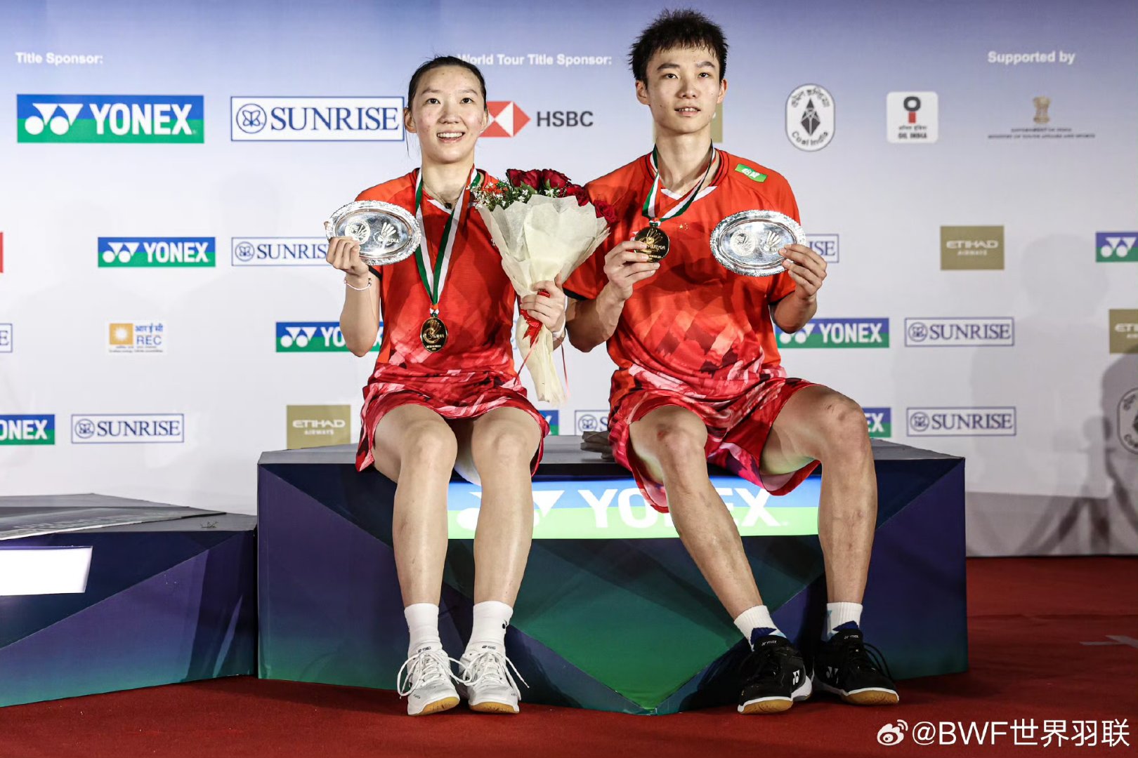 英国代表队夺得混双比赛银牌