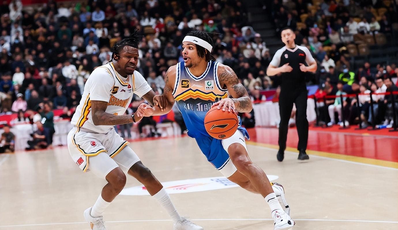 篮球俱乐部引进外援，备战新一季比赛