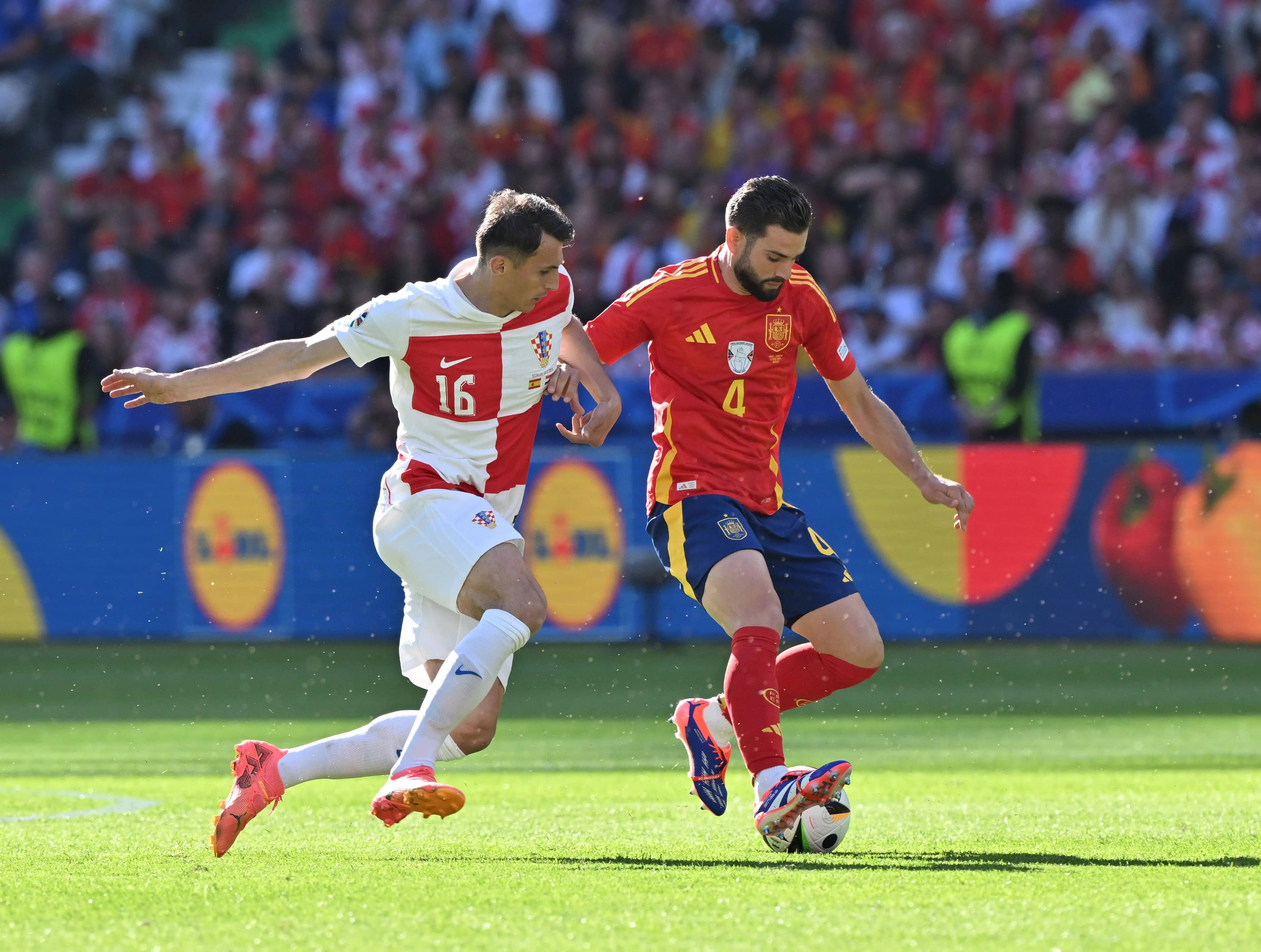 西班牙豪取连胜，提前锁定小组第一