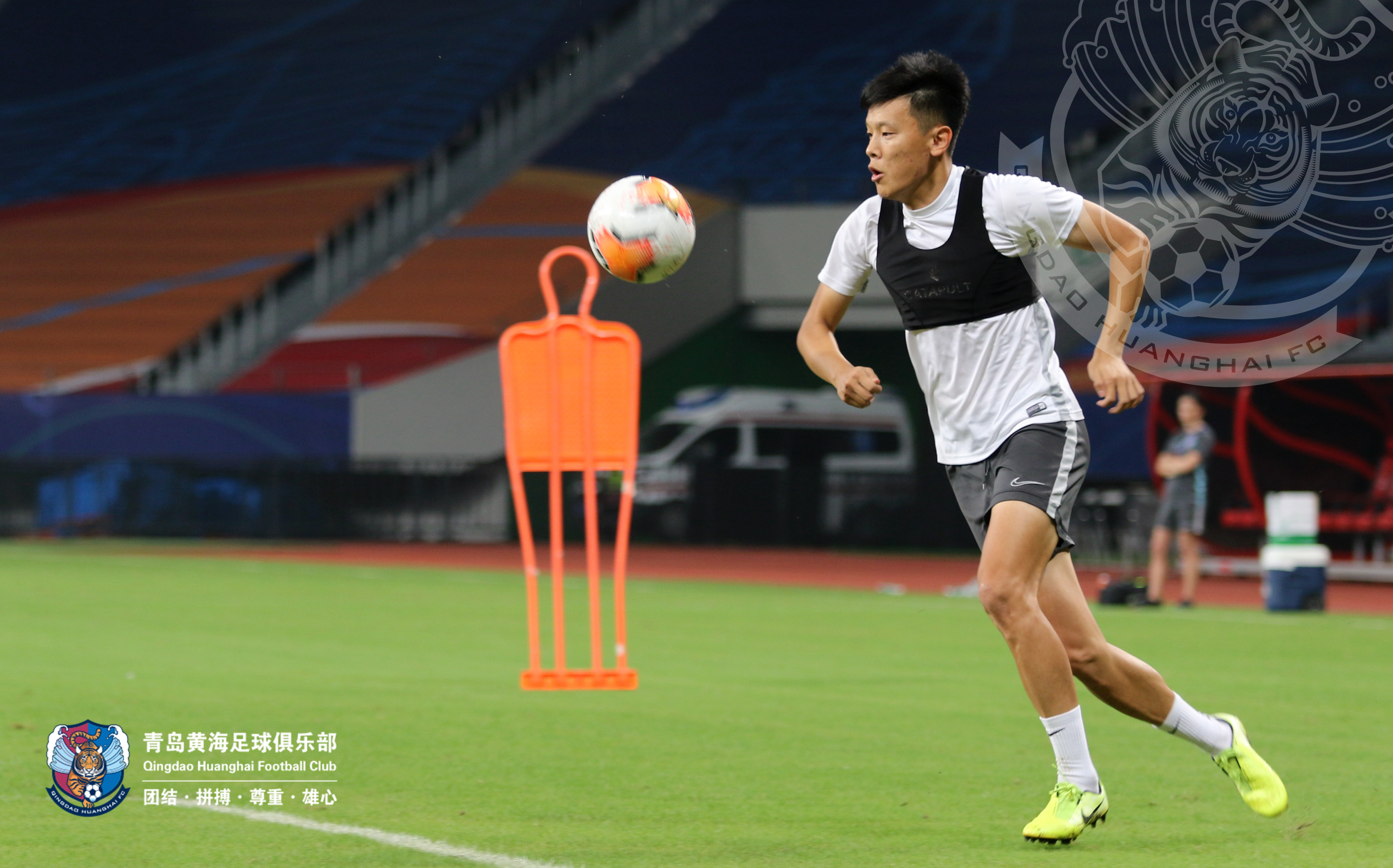 关于森德兰主场大捷，球迷欢欣鼓舞庆祝的信息