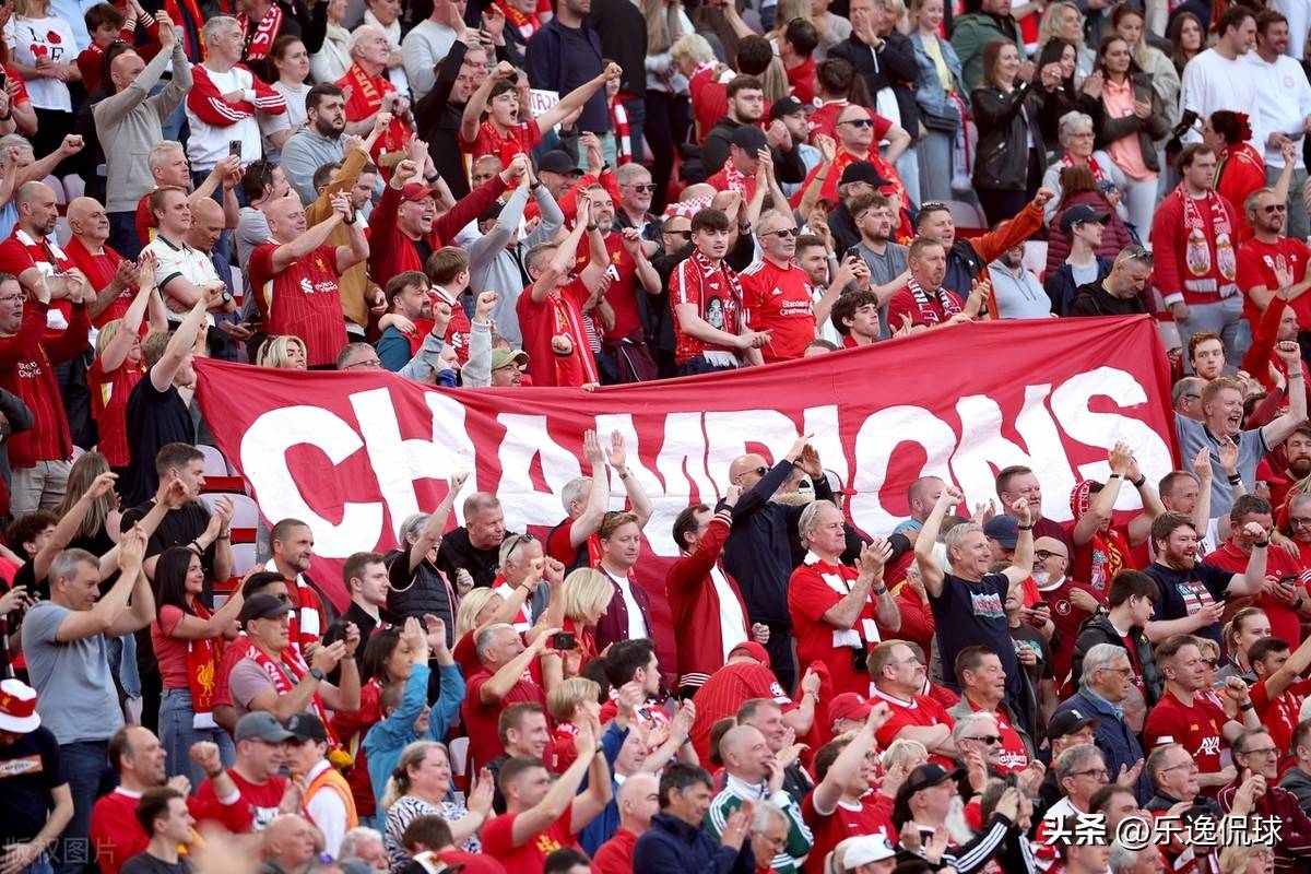 比赛中出现多个进球，现场观众尖叫不断