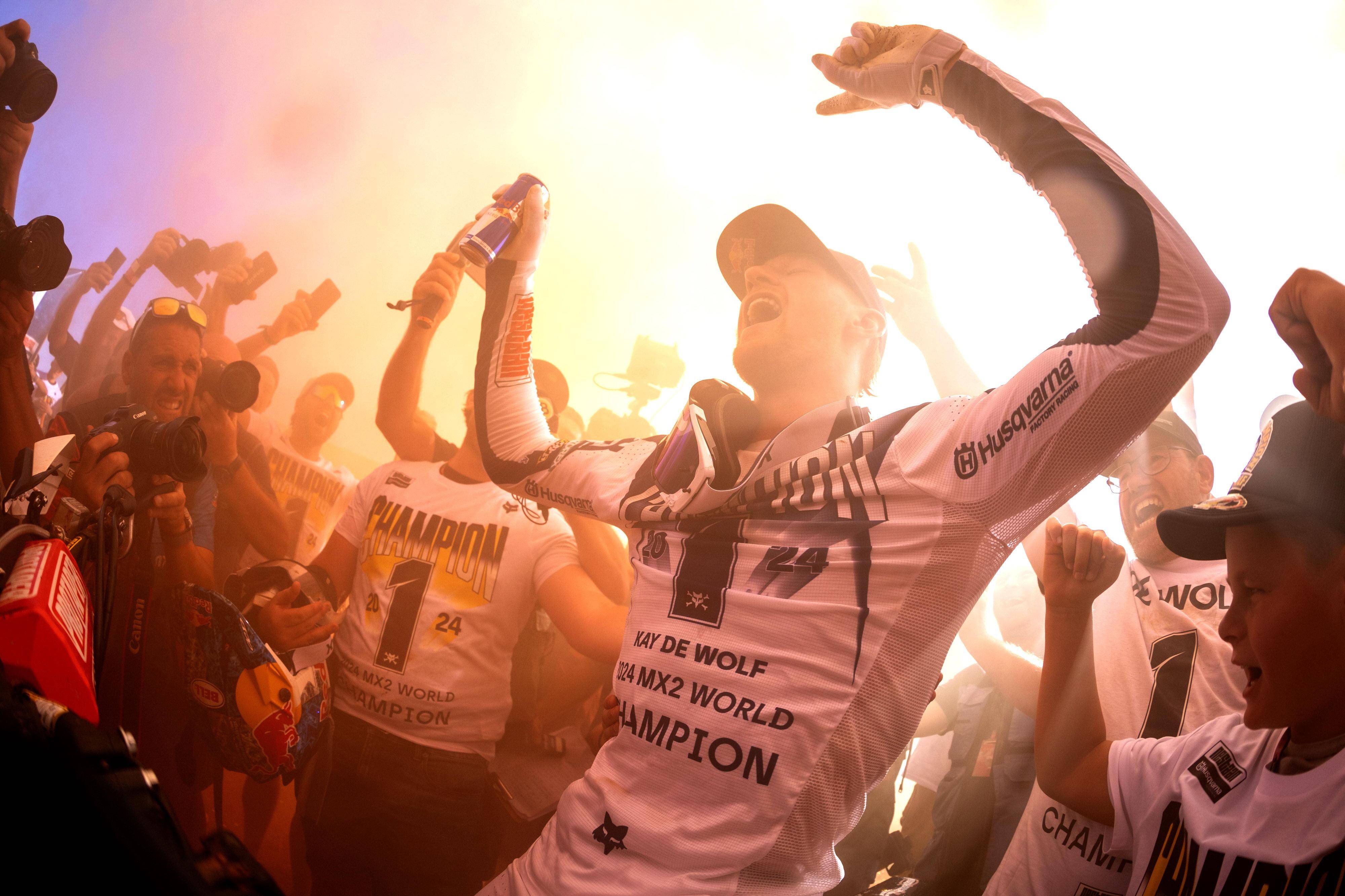 芬兰田径选手冲刺夺冠，引领潮流