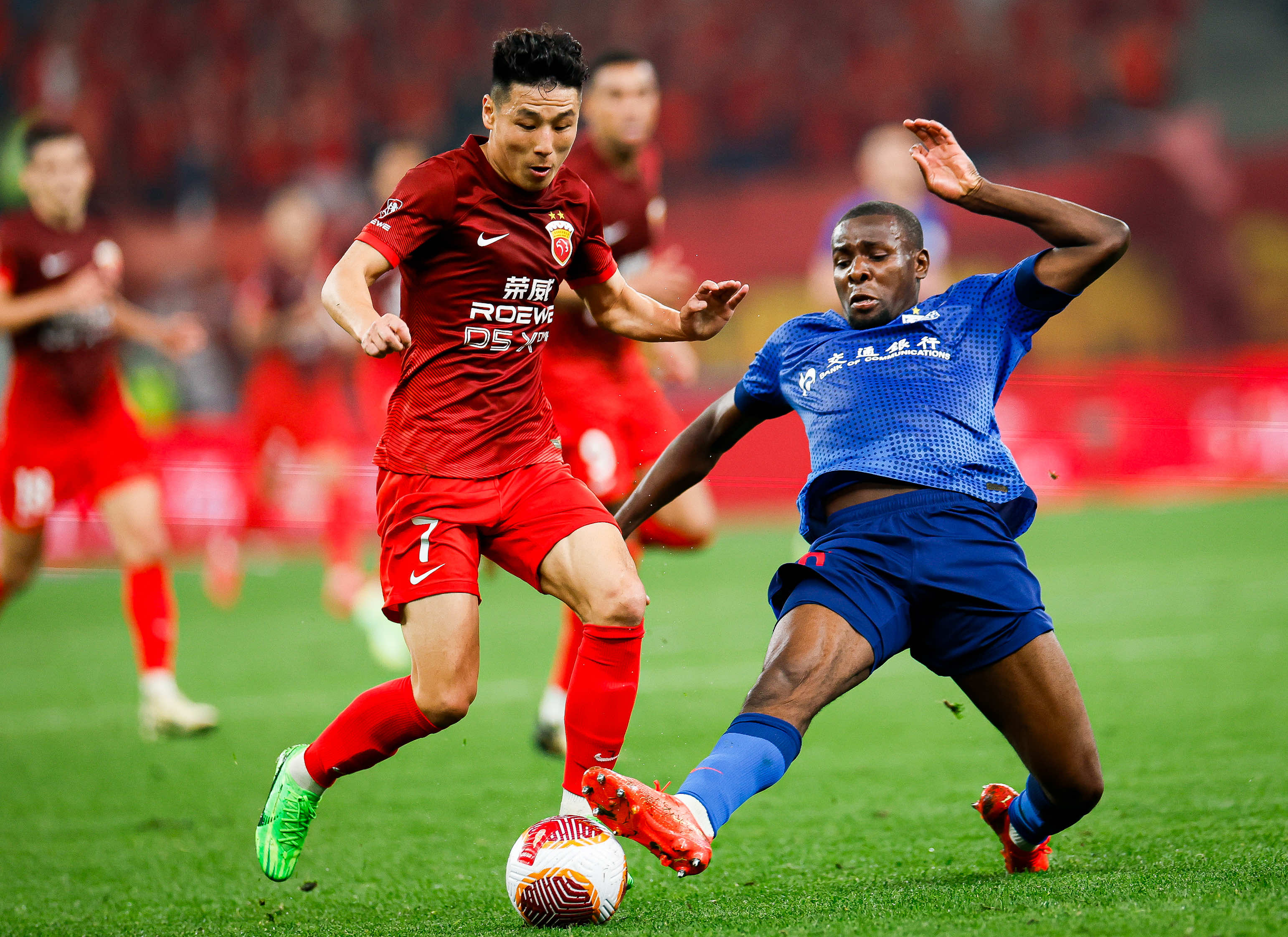 关于弗赖堡平局收场，主场表现令人担忧的信息