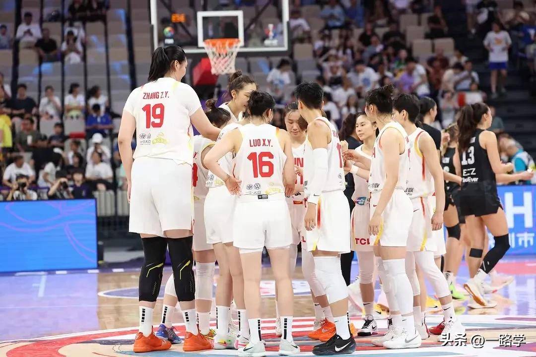 包含东南亚女篮比赛精彩纷呈，实力均衡对决的词条