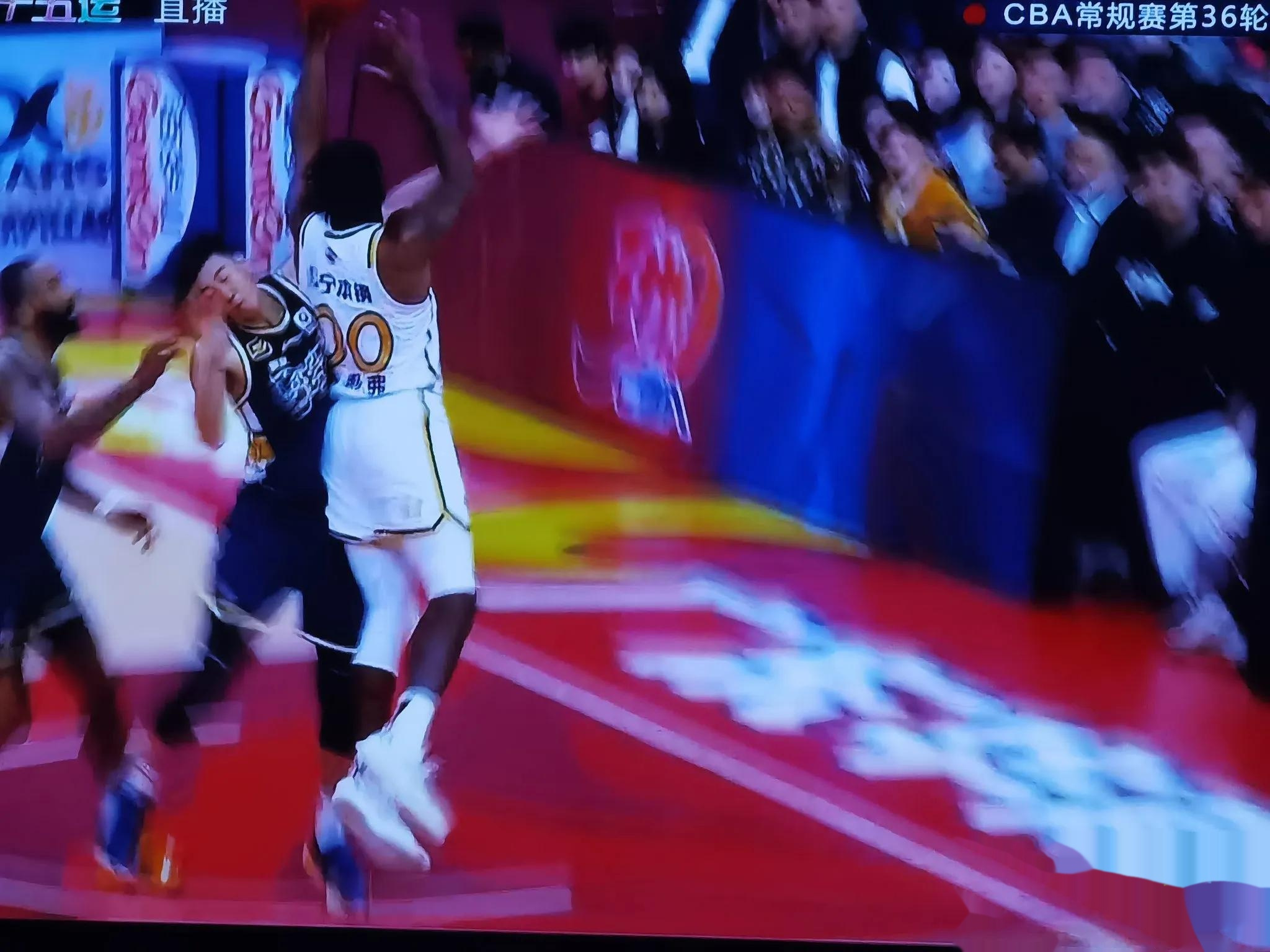 红黑之争广西队击败广州铁人队