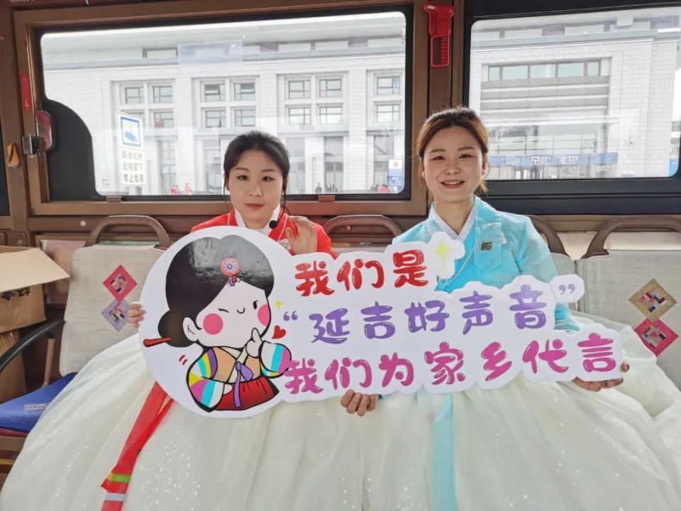 包含东道主队员以团队合作战胜对手，展现团结力量的词条