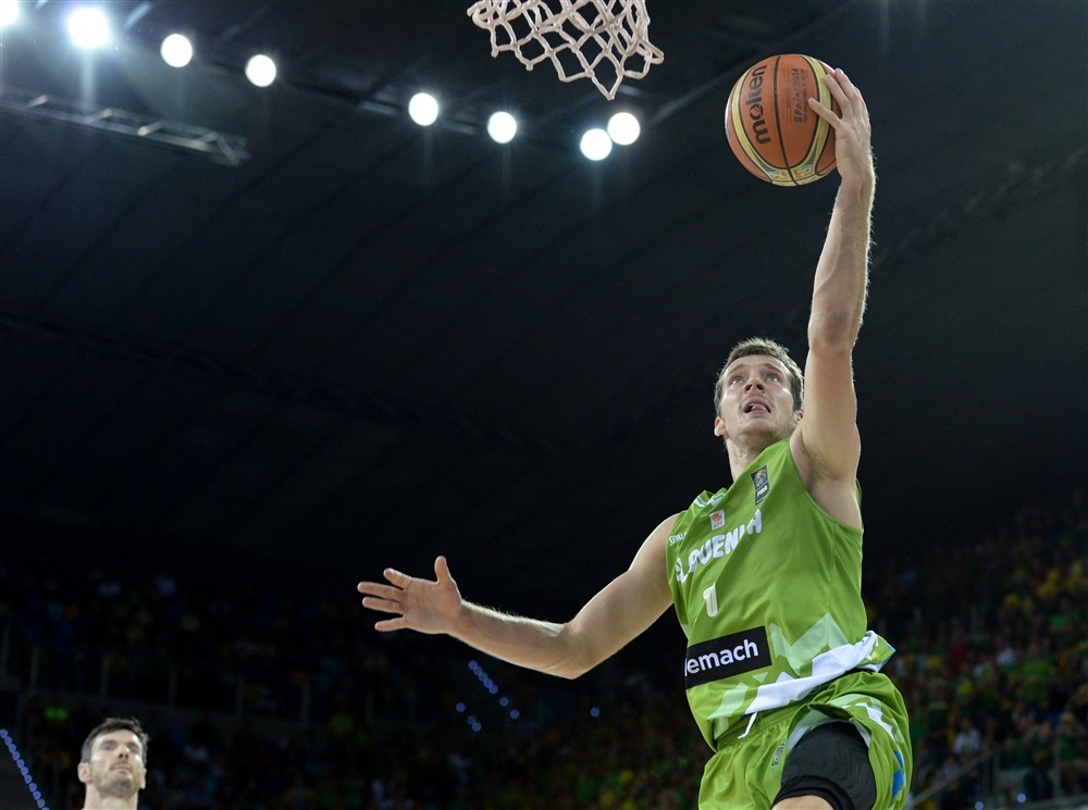 关于斯洛文尼亚战胜立陶宛，保住小组第二位的信息