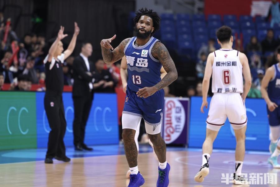 青岛男篮实力强劲，连胜气势如虹