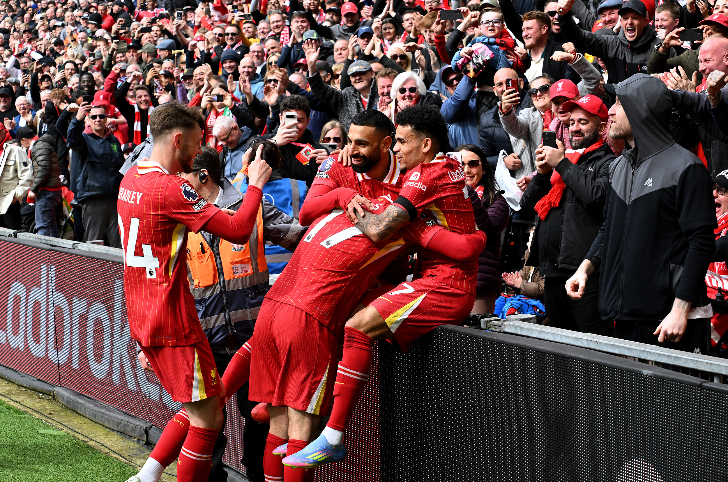 利物浦客场击溃对手,英超卫冕路更加坚实 利物浦客场击溃对手,英超卫冕路更加坚实