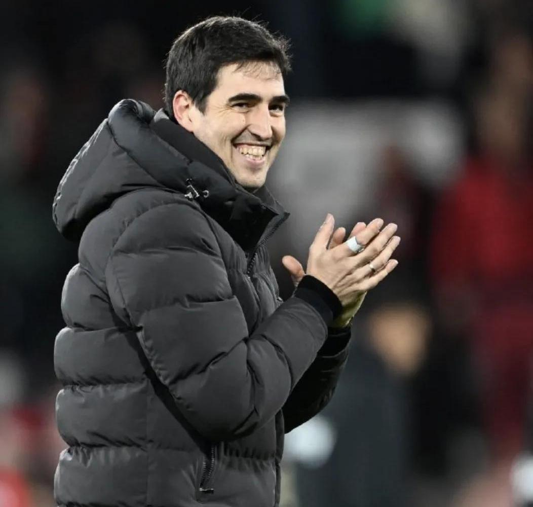 包含伯恩茅斯中场迎来复出，球队士气大增的词条