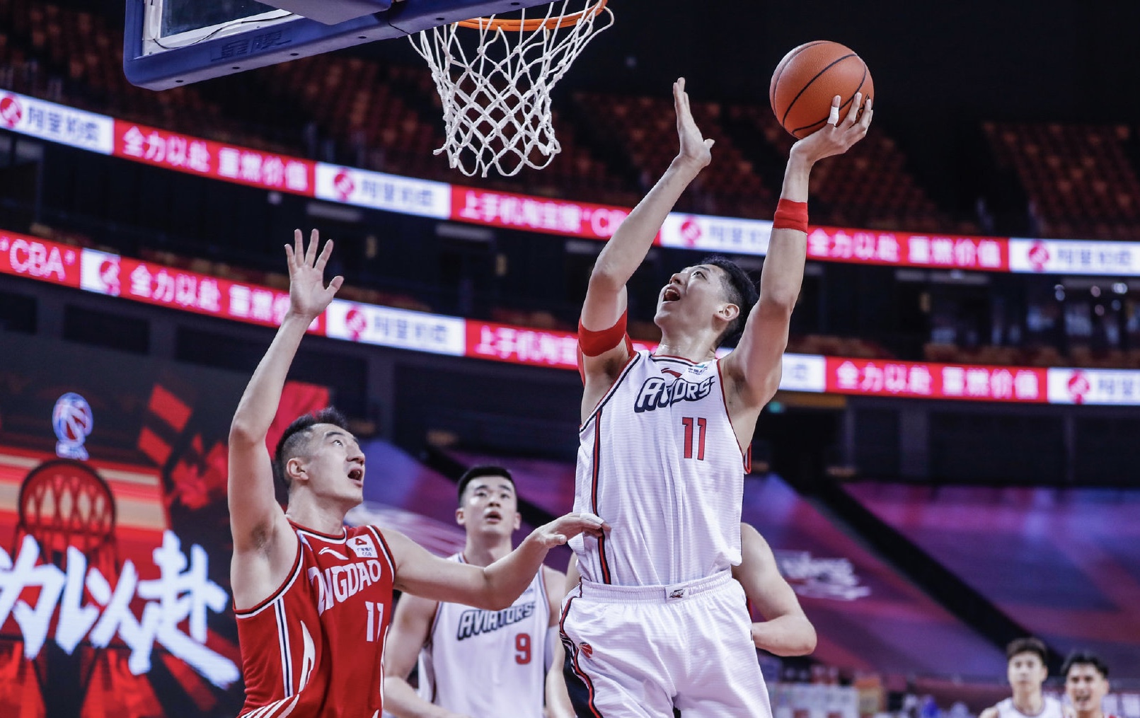 包含澳大利亚劲旅准备季后赛战斗，全队备战气氛浓厚的词条