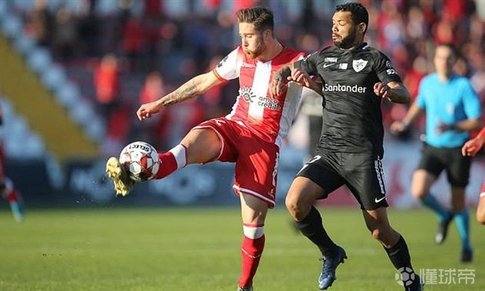 关于葡萄牙法比奥带伤奉献献身球场的信息