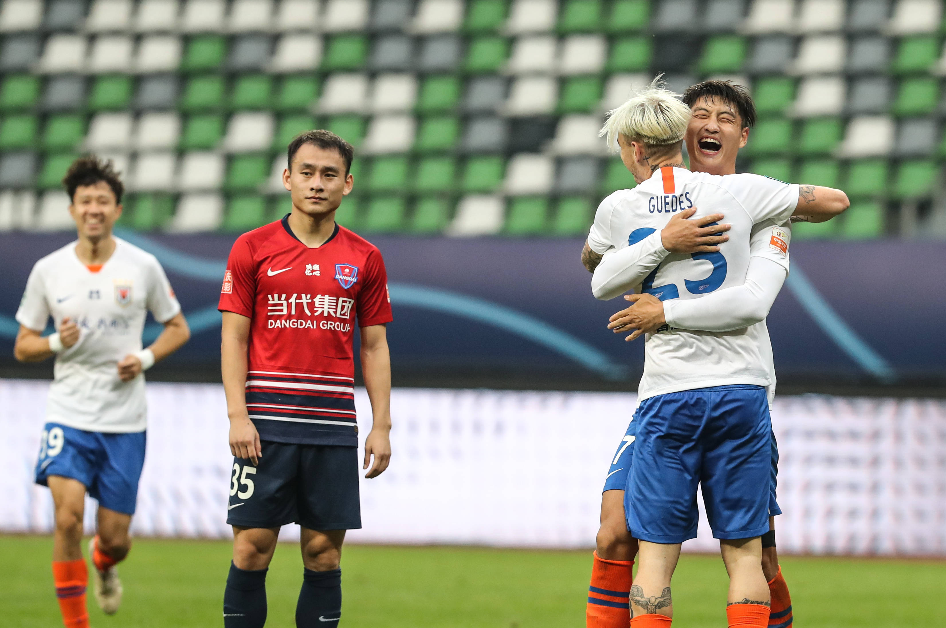 关于山东鲁能球员喜获进球，士气高昂的信息