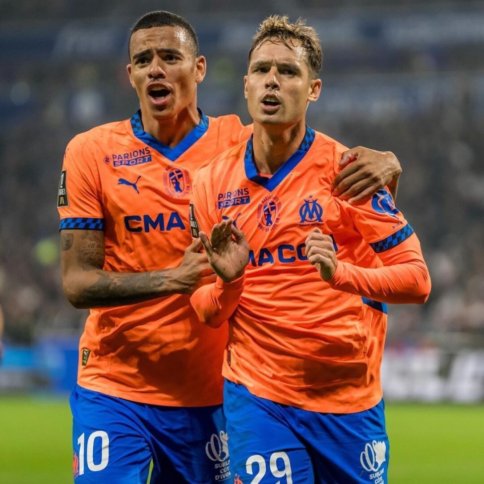 里昂客场逼平斯特拉斯堡，难分高下的简单介绍