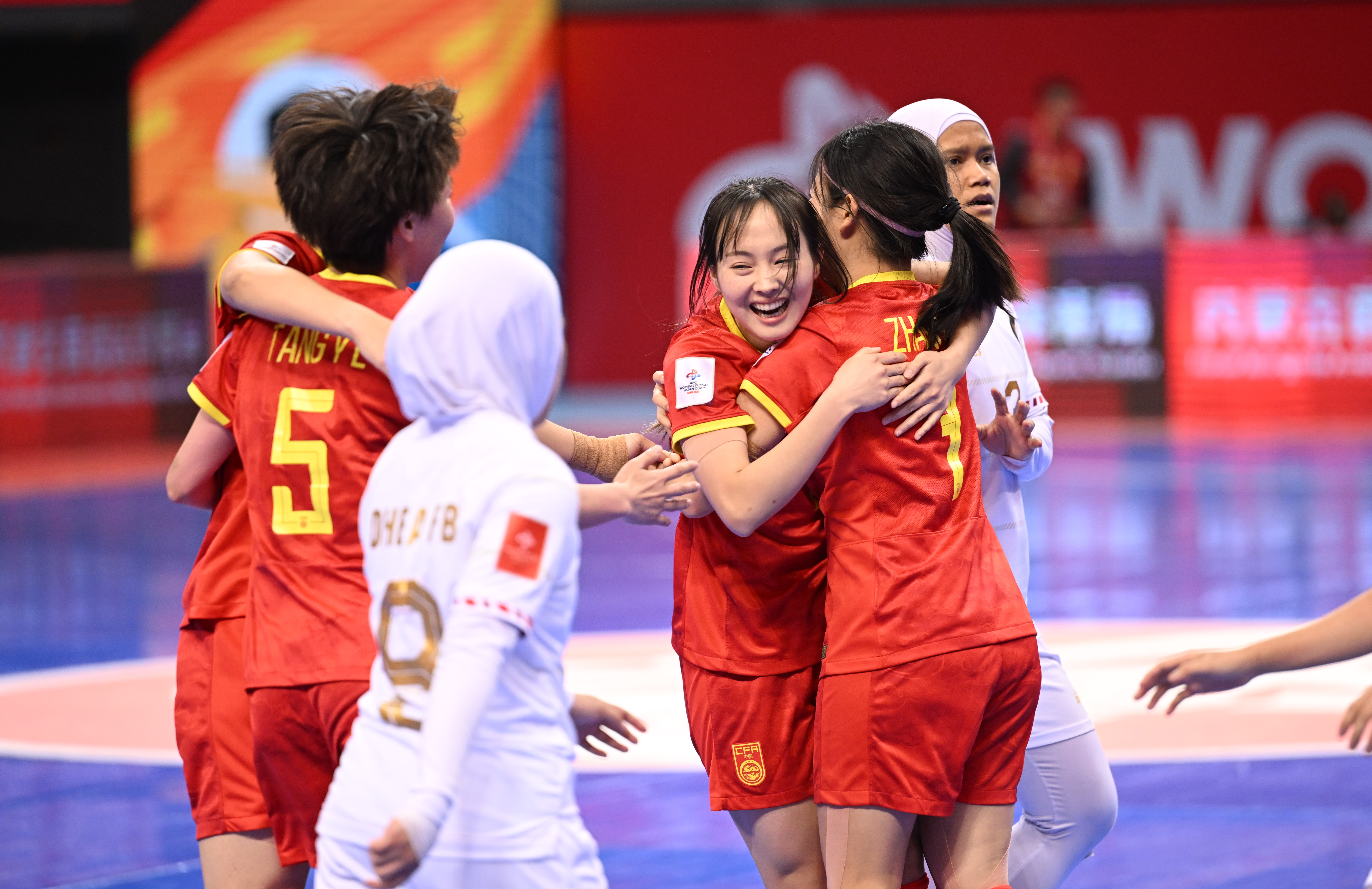 关于强劲对手：女子足球比赛迎来硬仗的信息