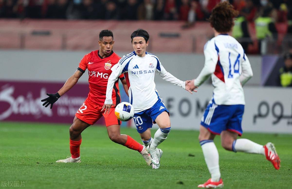 关于一场苦战，球队阵容齐整，以微弱优势获胜的信息