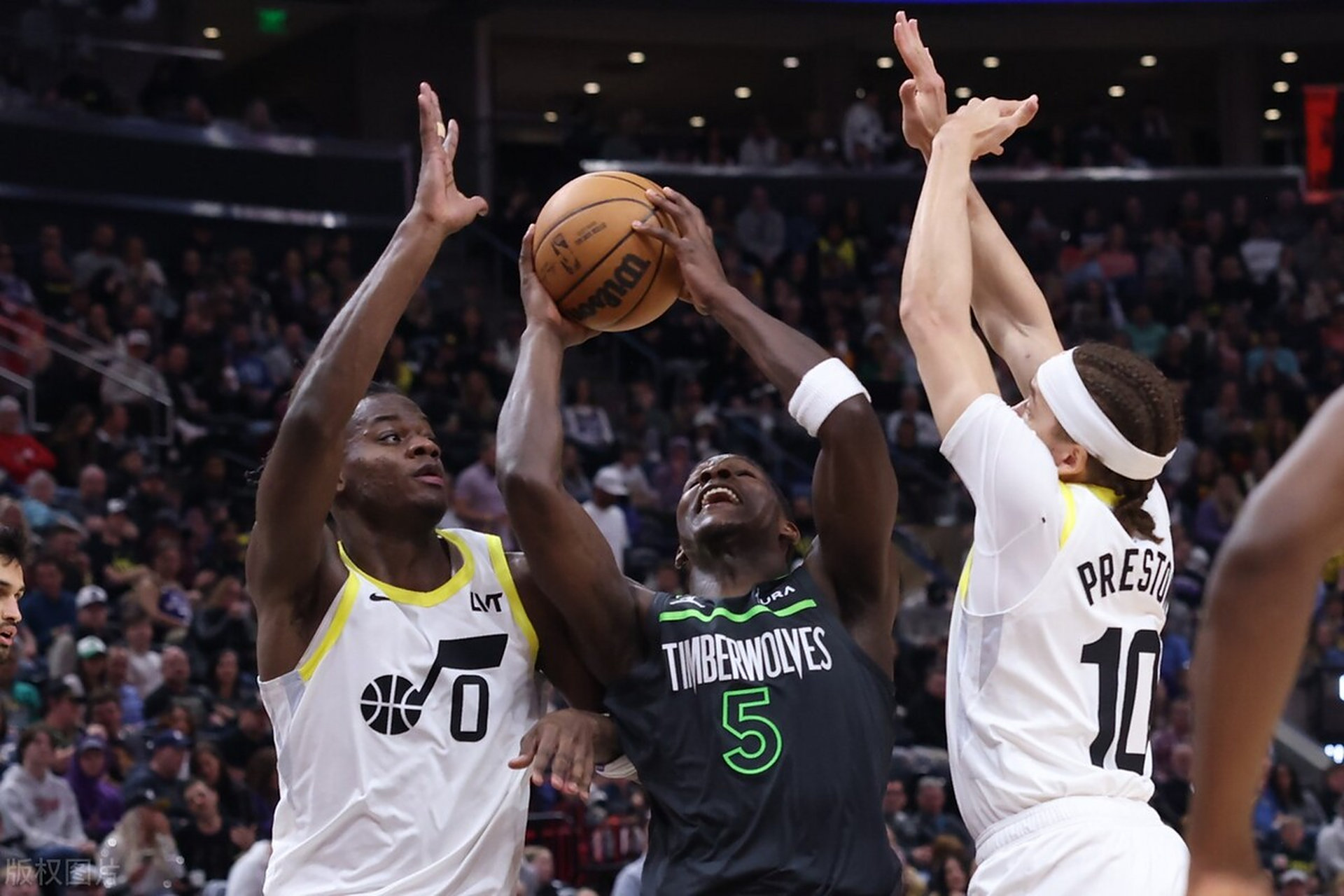 包含开拓者双杀森林狼，取得三连胜的词条