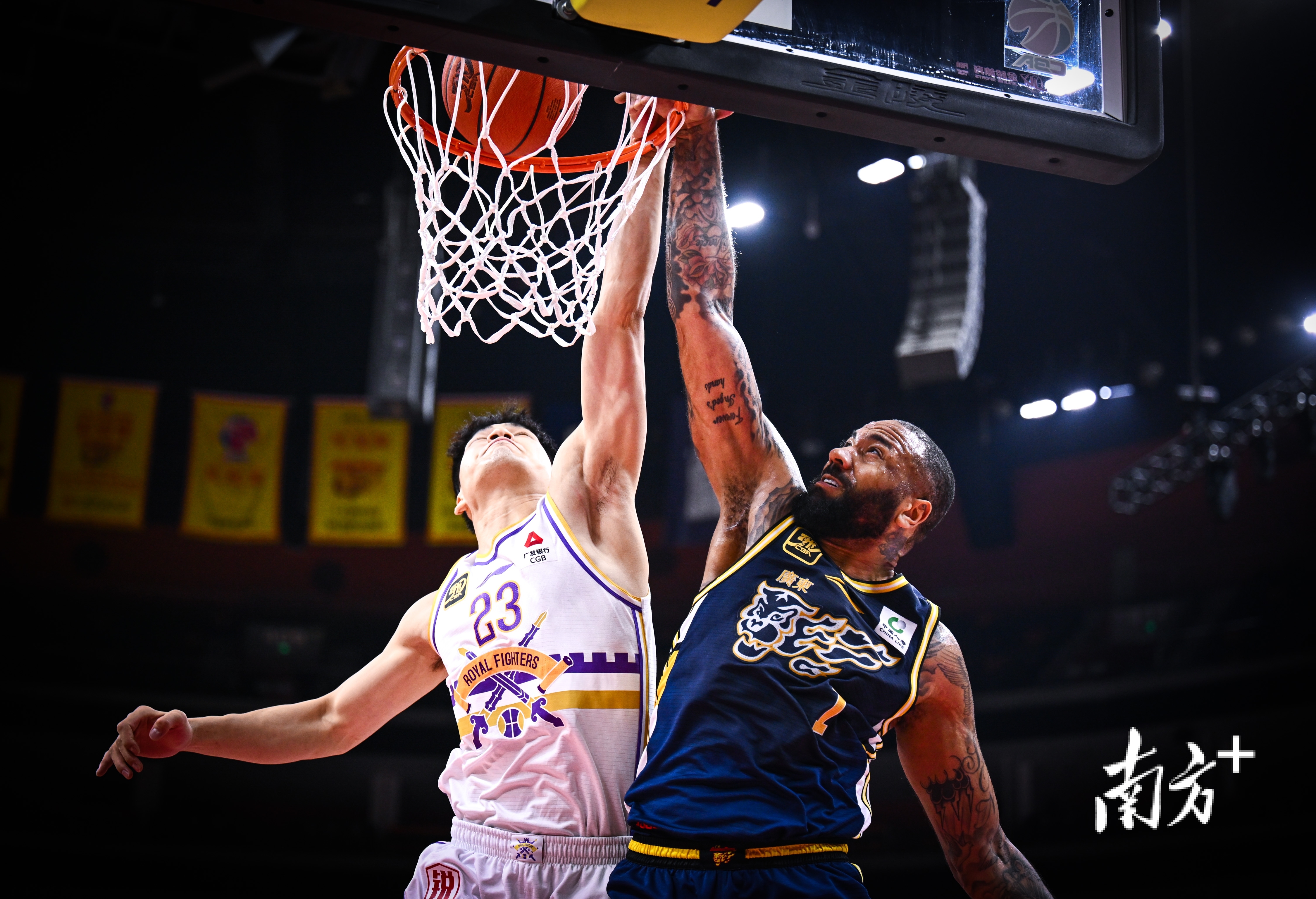 开拓者队战胜劲敌，豪取连胜