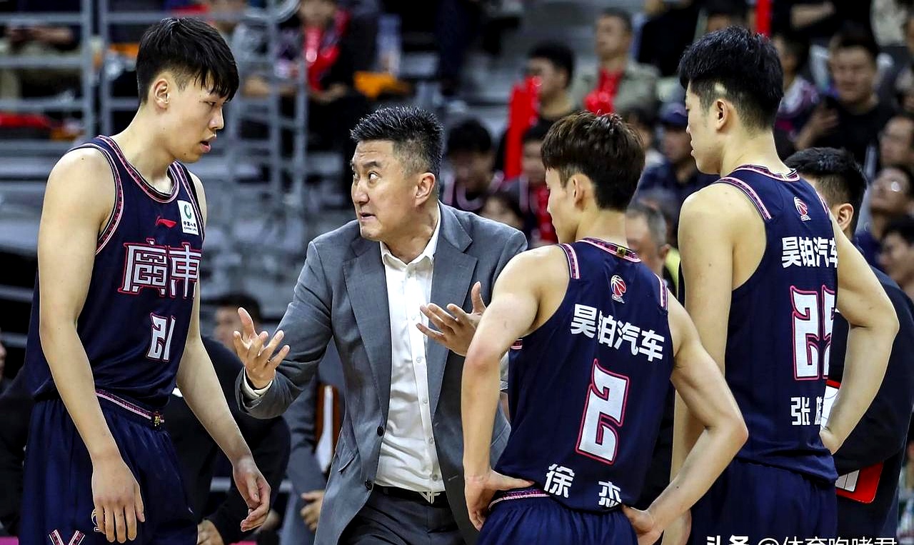 关于球队管理层高调承诺良好表现,球员备战紧张的信息 关于球队管理层高调承诺良好表现,球员备战紧张的信息